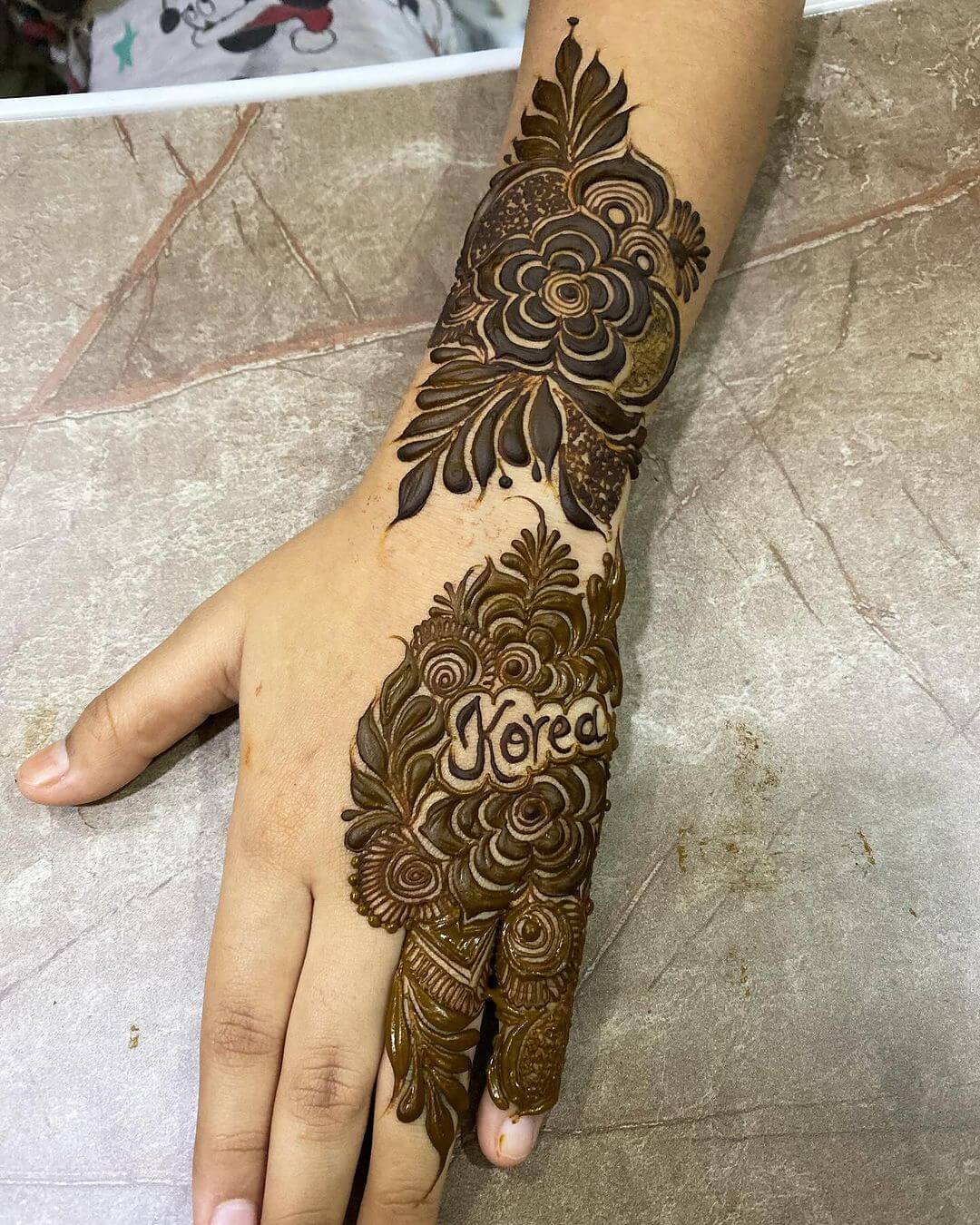 Korean-Inspired Floral Mehndi Design