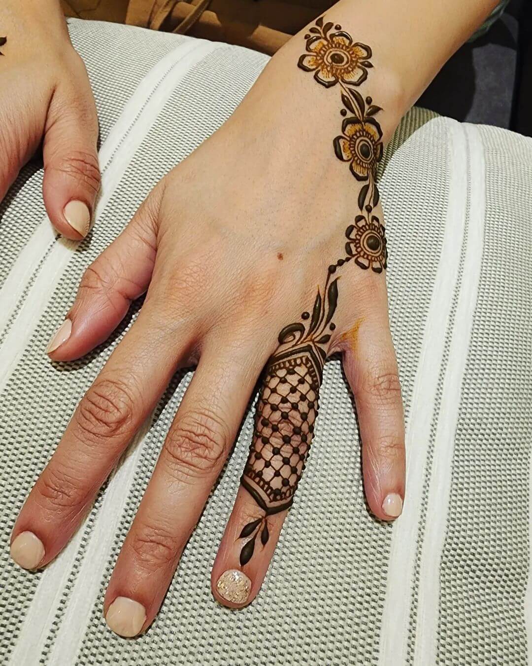 Elegant Floral and Geometric Henna Patterns