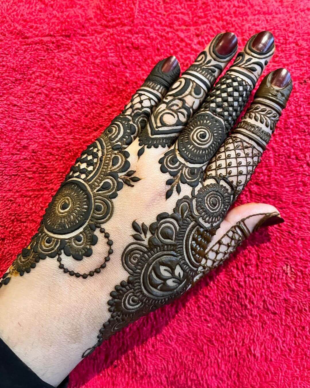 Intricate Floral and Geometric Henna Patterns for Hands