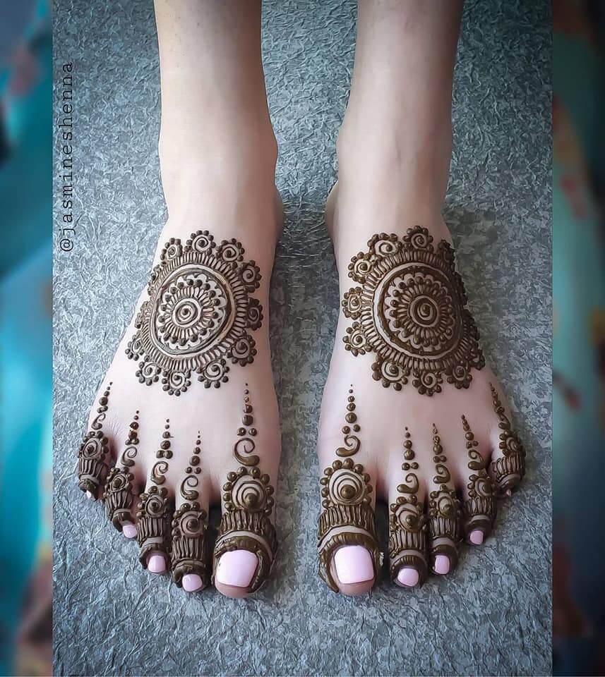 Mandala Foot Mehndi Design with Elegant Toe Detailing