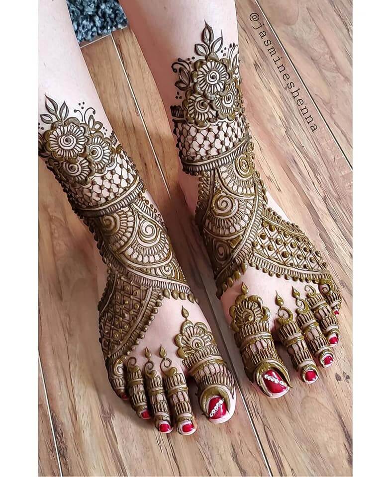 Stylish Criss-Cross Foot Mehndi Design with Floral and Geometric Elements
