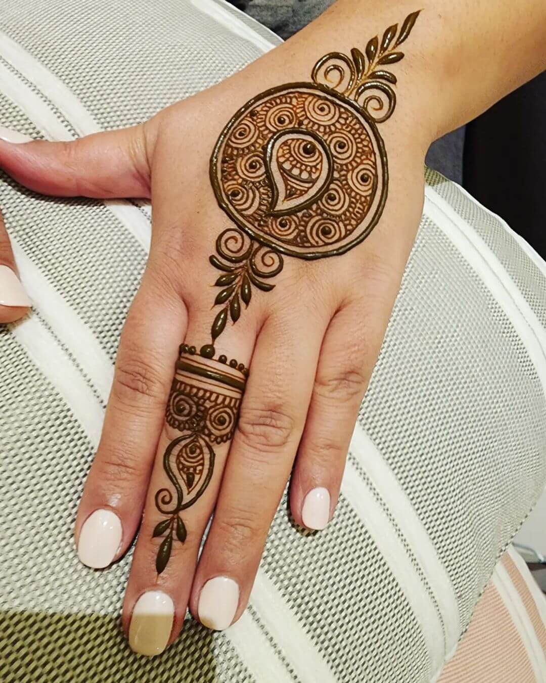 Stylish Mehndi Mandala Design for Girls