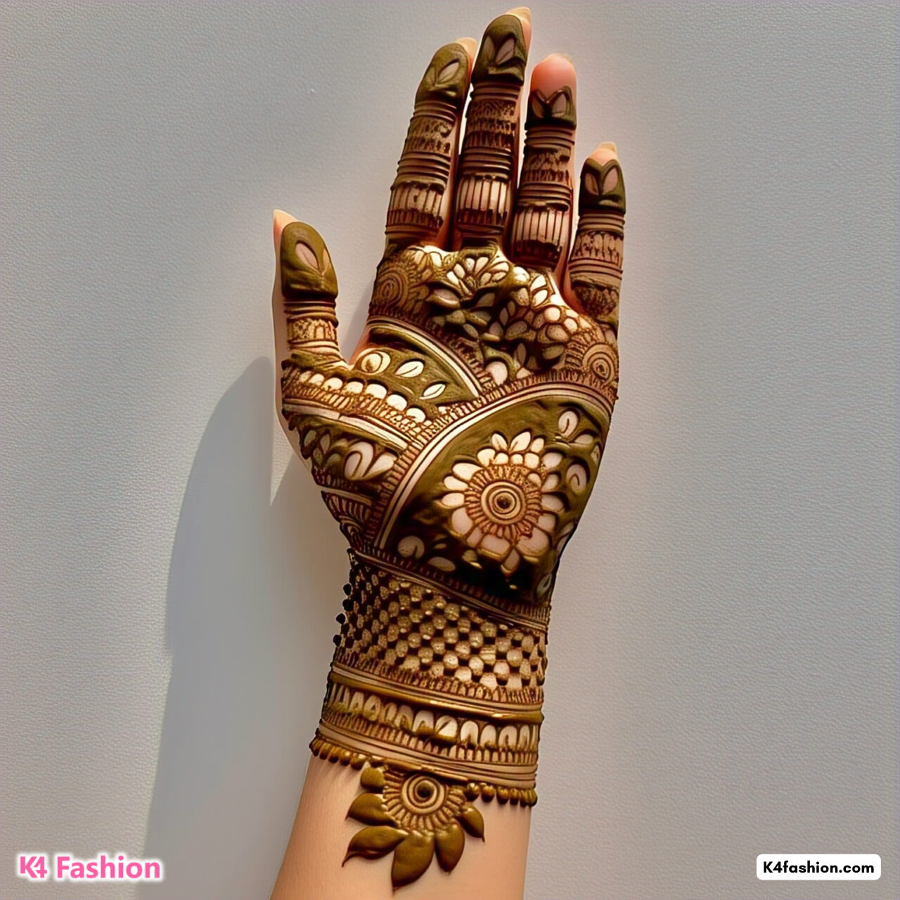 Beautiful Floral Mehndi Design with Intricate Patterns and Golden Highlights