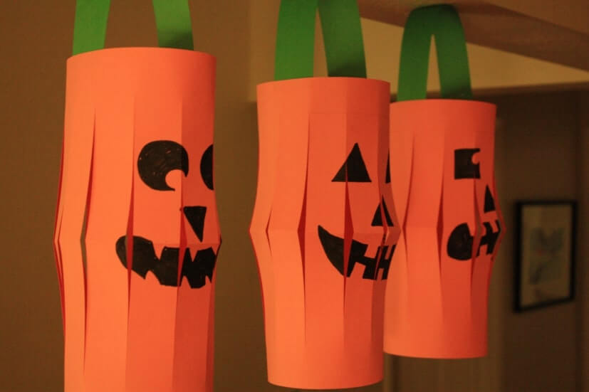Adorable Jack-O-Lanterns Hanging Decoration Craft Project Using Construction Paper, & Black Marker - Making Halloween objects with thin card 