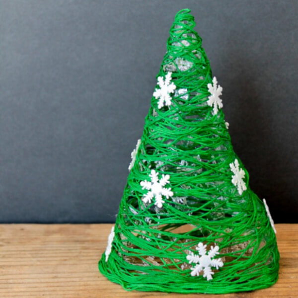 Amazing Green String Christmas Tree Decoration Craft Idea With Mini Snowflakes - Creating Christmas Tree Concepts