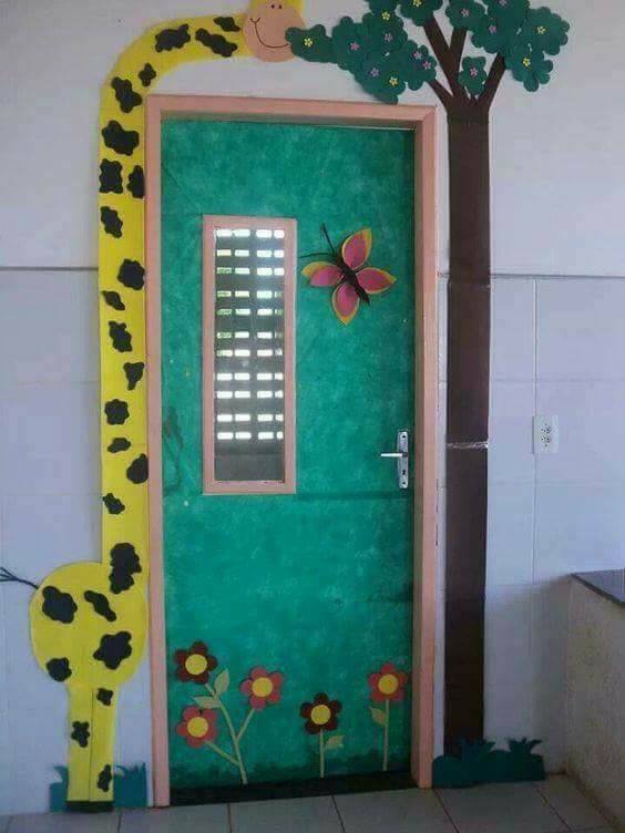 Beautiful Animal Decorations Idea For Preschool Classroom Doors - Decorating the entrance of a classroom for kindergarten. 