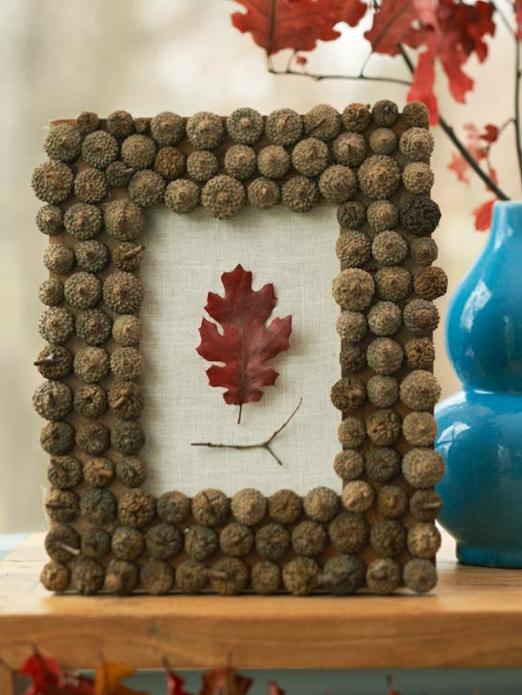 Beautiful Frame Decoration With Acorn Caps & Fall Leaf - Nature-Based Activities and Crafts for Little Ones