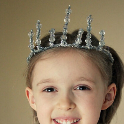 Beautiful Mirror Snow White Crown Made With Pipe Cleaners & Pony Beads - Splendid Pony Bead Artworks for Youngsters 