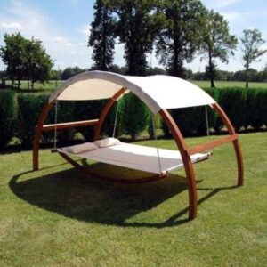 Build A Beautiful Bed With a Sunshade In your Backyard