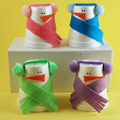 Cute & Felt Snowman Craft Made With Disposable Cups, Pom Poms, Pipe Cleaners & Fabrics - Arts and Crafts with Disposable Mugs for Children