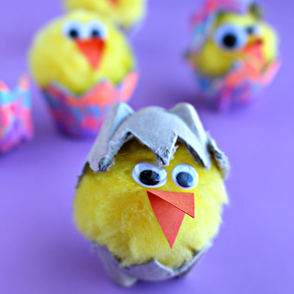 Cute Hatching Chicks Craft With Egg Carton, Yellow Pom Pom, Orange Paper & Googly Eyes - Creating Pom Poms with the Kids 