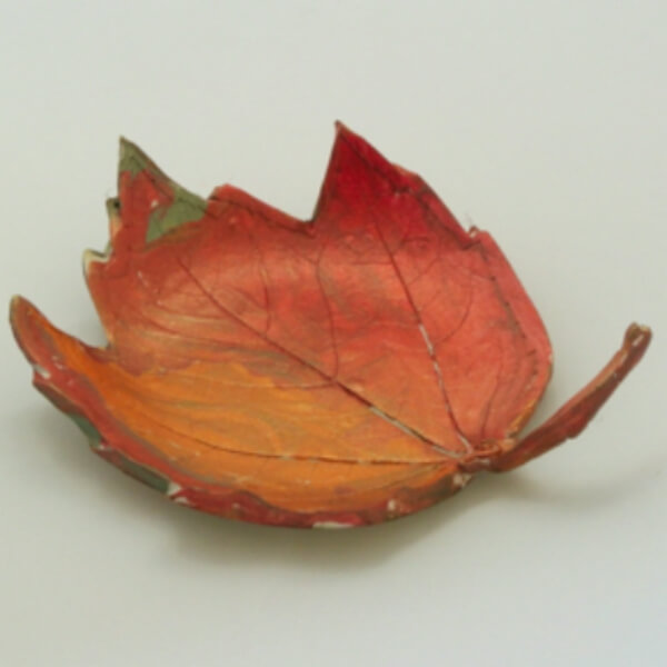 DIY Clay Maple Leaf Bowl Decoration Craft For Kindergartners - Simple Leaf-Based Arts and Crafts For 5-7-Year-Olds 