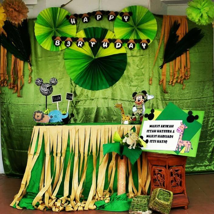 DIY Forest-Themed Birthday Party Decoration Idea For Infant Babies - Throwing a safari-inspired Birthday Party 