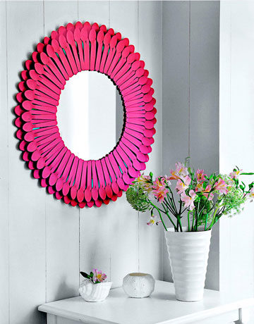 DIY Mirror Decoration Made With Plastic Spoon - Fun and imaginative plastic spoon creations 