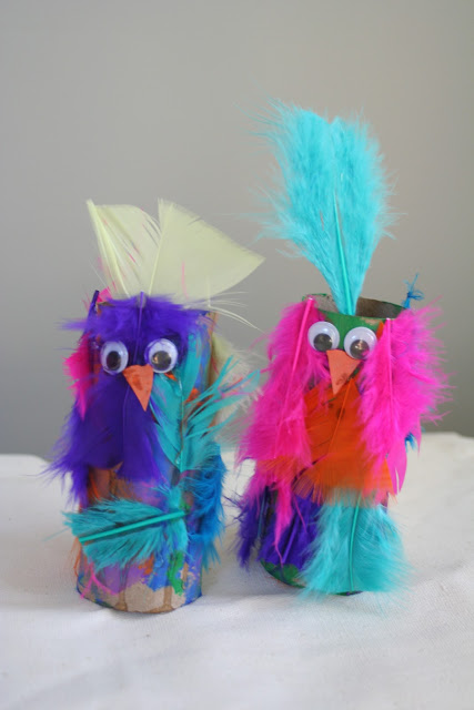 DIY Paper Tube Parrot Crafts With Colorful Feathers, Googly Eyes & Paper Beak - Children's Feather-Based Arts & Crafts