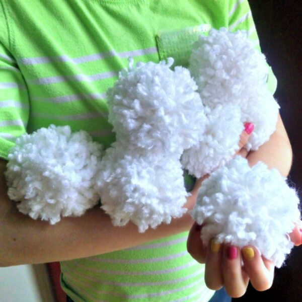 DIY Snow Balls Craft Activity Made With Fluffy White Yarn & Cardboard - Create Snow Art to Make the Most of Your Winter Vacation 