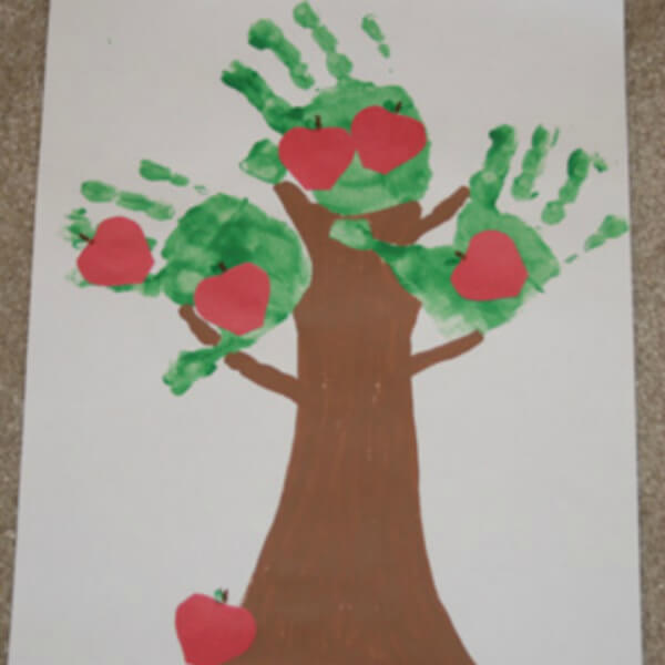 Easy Handprint Apple Tree Craft Idea For Preschoolers - Fingerpainting projects for tots