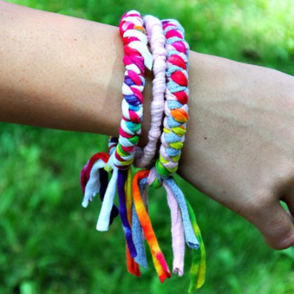 Easy To Make Bangle Bracelets Craft Using Recycled T-shirt - Fabricating Home-made Friendship Bracelets for Friendship Day