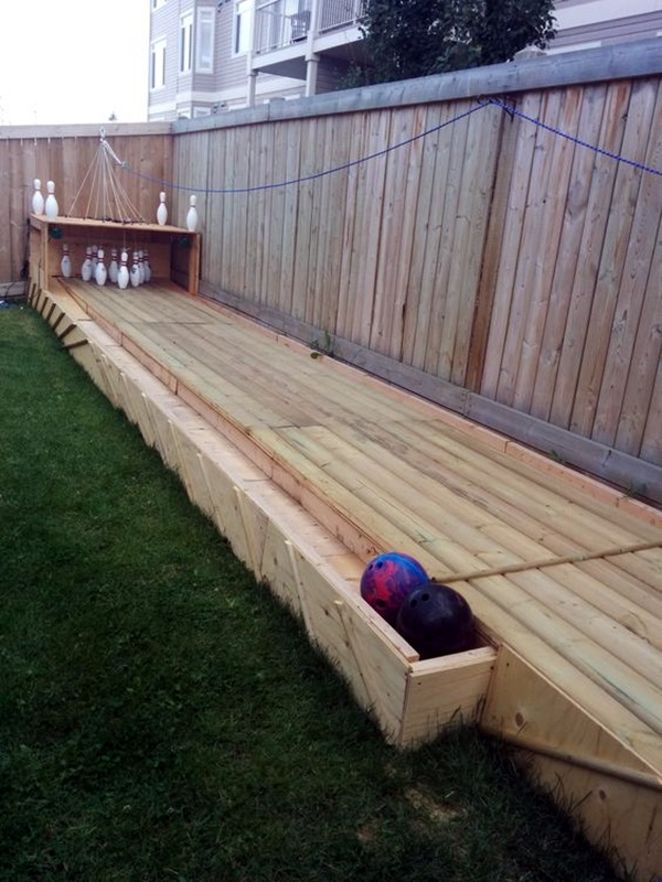 Easy to Make Wooden Platform To Play Bowling - Clever Outdoor Games and Activities for Kids