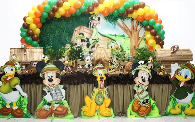 Fantastic Mickey Mouse Jungle Theme Decoration Idea For Birthday Parties - Suggestions for a Jungle Safari-themed birthday event