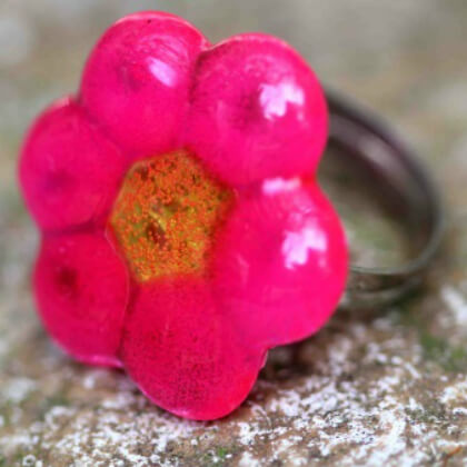 Flower Ring Jewelry Craft Project Using Melted Pony Bead - Amazing Pony Bead Creations for Youngsters