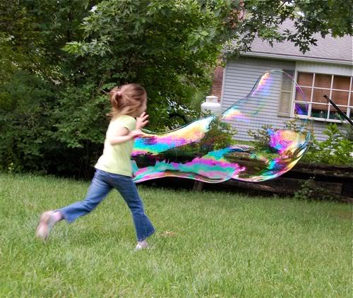 Giant Water Bubble Play Activity For Outdoor - Making use of the environment for kids. 