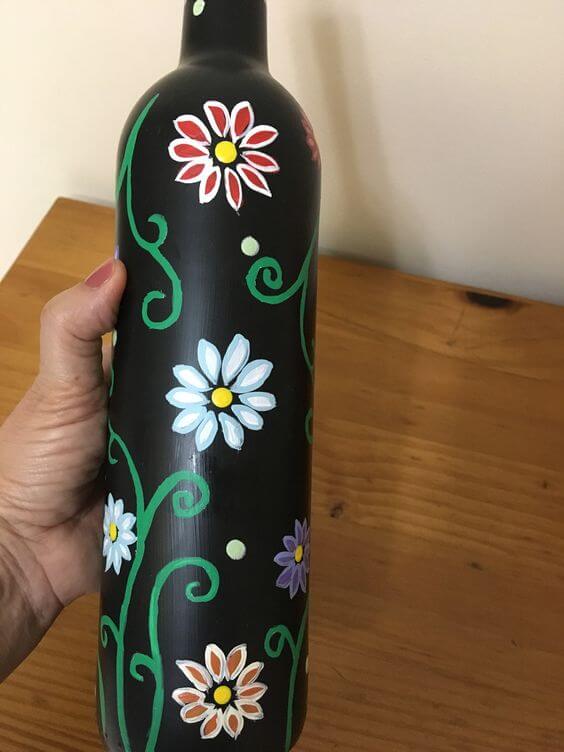 Handmade Glass Bottle Decoration Idea With African Painting - Amusing approaches to coloring bottles.