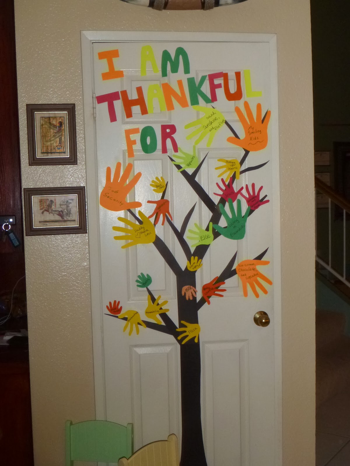 Handprint Thankful Tree Decoration Craft Idea For Thanksgiving - Activities to Allow Kids to Demonstrate Gratitude