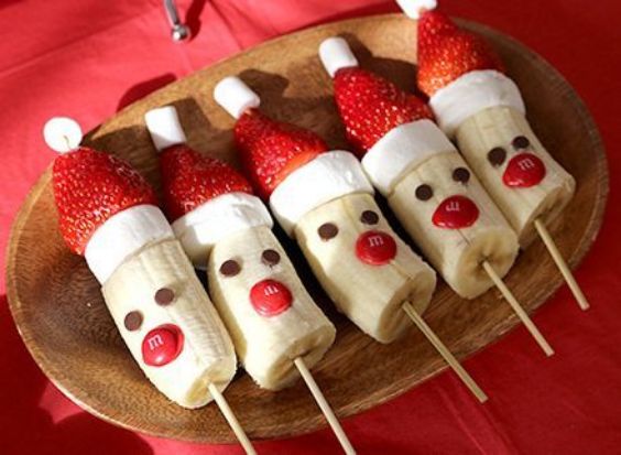 Healthy Santa Claus Pops With Strawberries, Bananas, Chocolate & Marshmallows - Crafting For Christmas to Make and Sell 