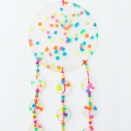 Homemade Dreamy Suncatcher Wall Hanging Craft Project Using Pony Beads - Superlative Pony Bead Artwork for Kids 