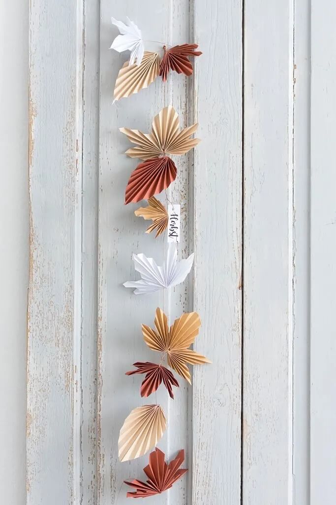 Lovely Maple Leaf Autumn Decoration At Home With Colorful Paper - Paper-based art for the elderly