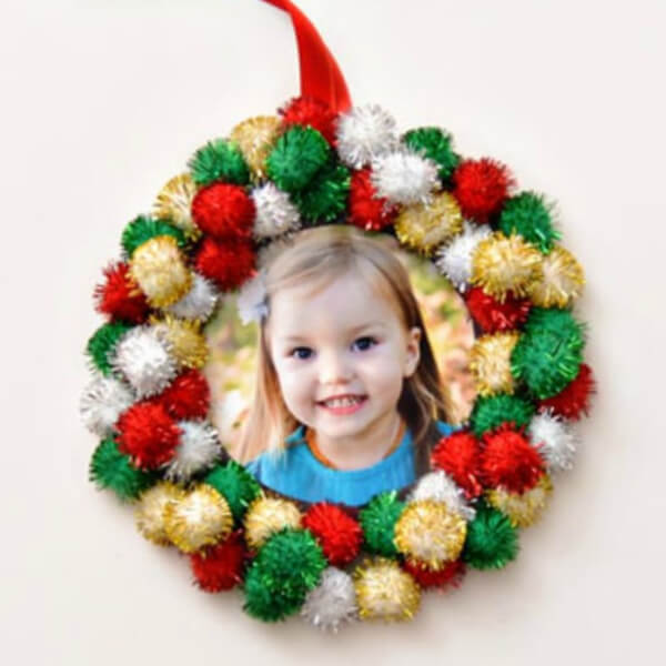 Personalized Pom Pom Wreath Ornament Craft For Christmas Decor - Creating your own Christmas Wreath
