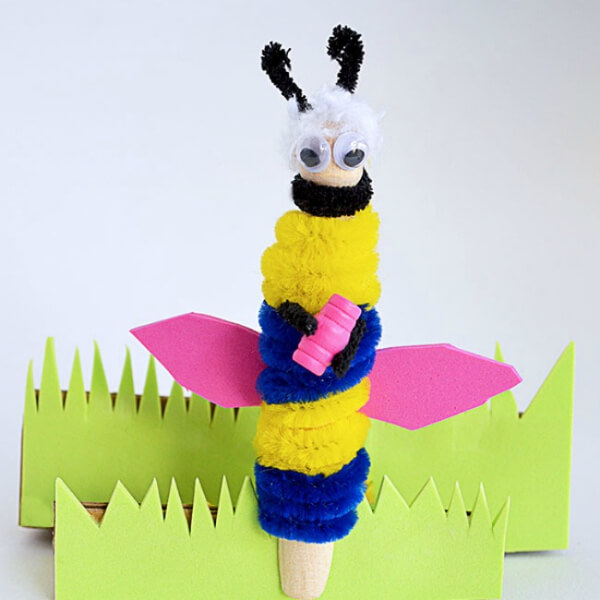 Quickly Buzzy Bee Made With Clothespin, Pipe Cleaners, Craft Foam & Googly Eyes - Inspiring Clothespin Crafting Ideas for Kids 