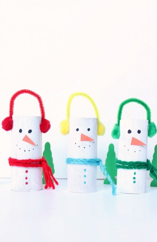 Recycled Cardboard tube Snowman Craft Project Using Pom Pom, Pipe Cleaners & Yarn - Fascinating Pom Pom works for children