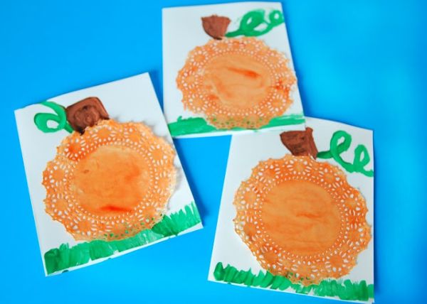 Simple Fall Pumpting Patch Card Activity Using Paper Doilies, White Cardstock & Paint - Innovative Pumpkin Art Ideas for Youngsters 