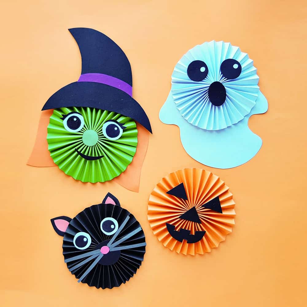 Spooky Halloween Construction Paper Craft Project For Kids - Crafting with a lightweight cards for Halloween 