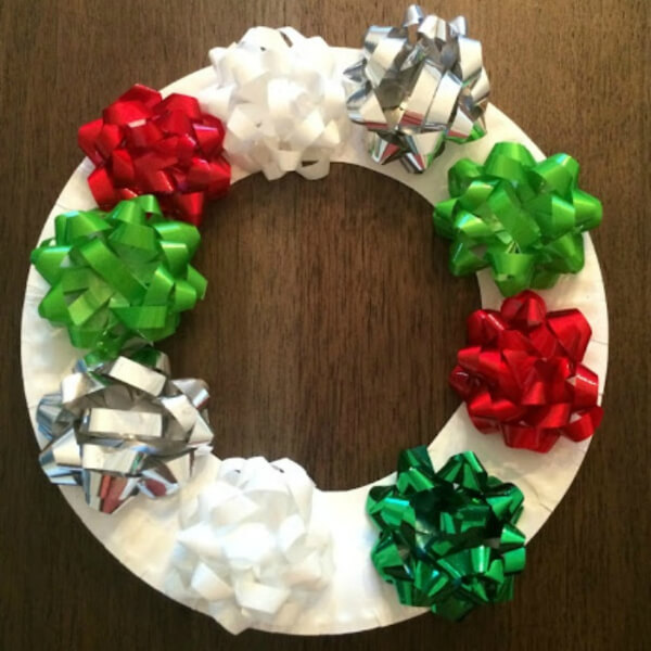 Unique & Simple Holiday Bow Wreath Craft Using Paper Plate - Putting together a Christmas Wreath