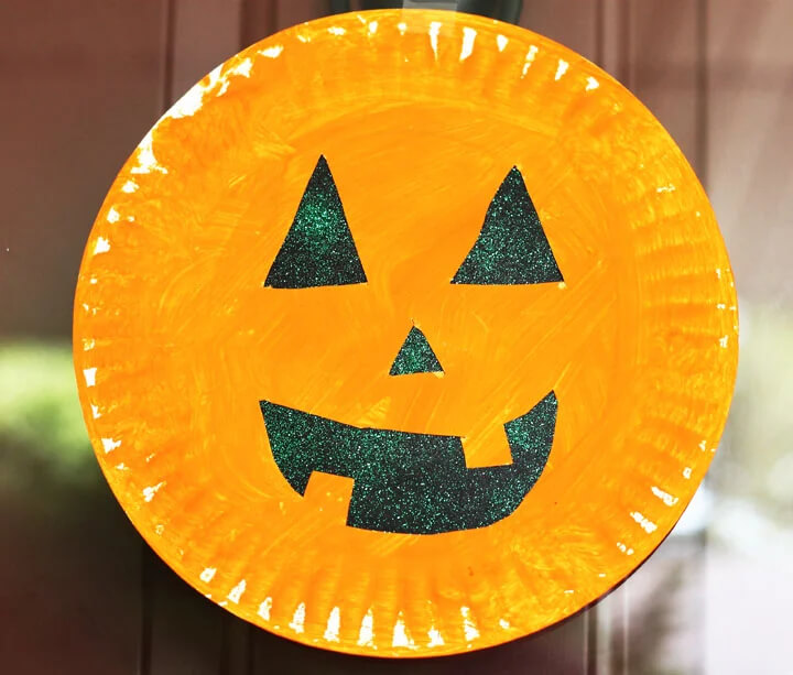 Very Simple Paper Plate Halloween Pumpkin Craft For Preschoolers - Halloween paper plates open up a world of craft possibilities for preschoolers.