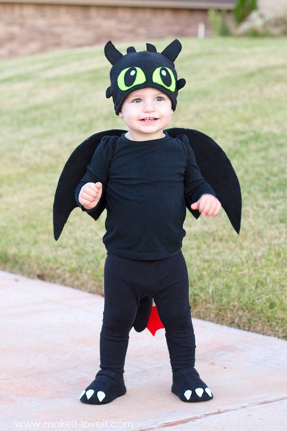 Beautiful Toothless Dragon-Themed Costume Idea For Toddlers - Constructing a Dragon Costume in your house 