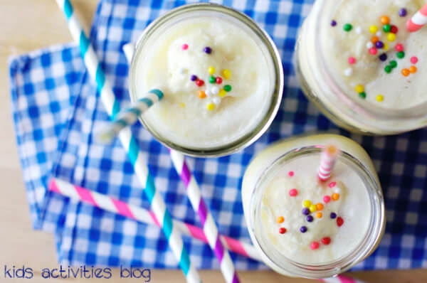 Delicious Disney Pineapple Drink Dole Whip Recipe To Make At Home - Ideas For Desserts and Drinks To Prepare With Kids