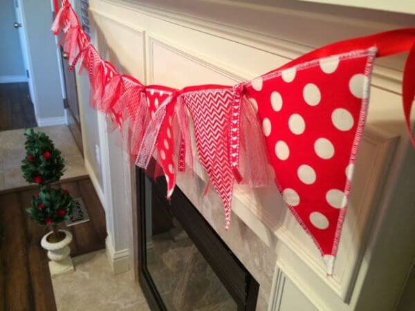 DIY Valentine’s Day Garland Craft Project For Home Decor - Creative Ideas for a Valentine's Day Garland