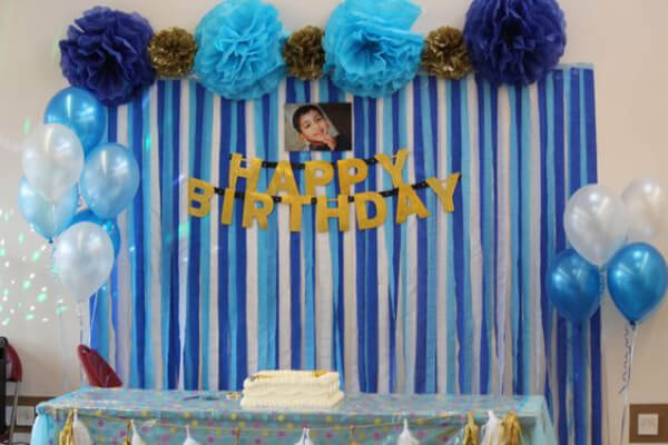 Make Crepe Paper Backdrop Decoration Craft For Birthday Parties Using Giant Pom Pom, Happy Birthday Tag & Balloons - Inspiring crepe paper adornment concepts