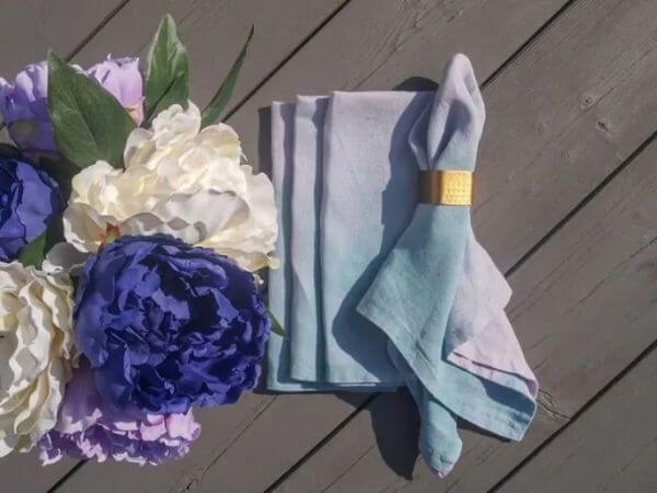 Easy To Make Spray Painted Napkins At Home