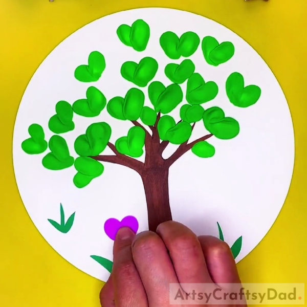 Making Flowers On The Ground - Clay Heart Leaf Tree Construction Guide For Children 