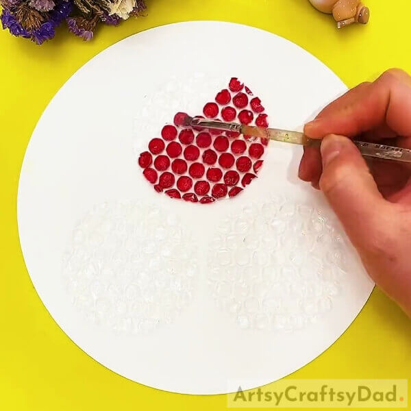 Making More Bubble Wrap Circles And Painting-How to Fabricate a Bubble Wrap Pomegranate for Startups 