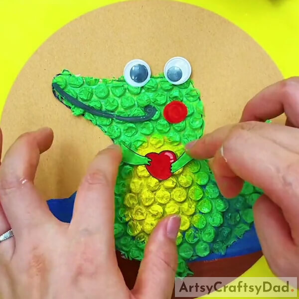 Adding Extra Details- Creating a Crocodile Craft Using Bubble Wrap 