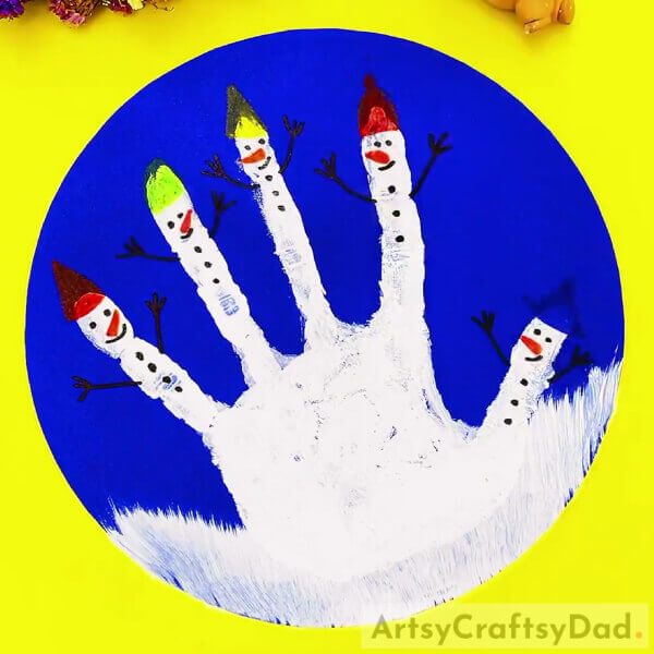 Complete The Family Of Snowmen- A Tutorial to Help Kids Make a Snowman with Handprints