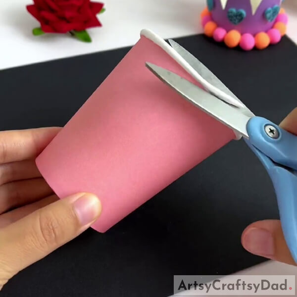 Cutting Paper Cup Edges Using Scissors- Tutorial for Novices on How to Make a Paper Cup and Clay Crowns 