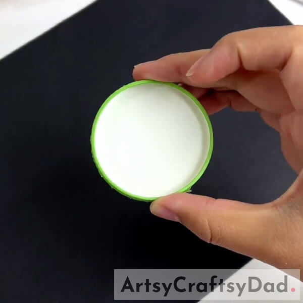 Cutting Cycle Wheel From Paper Cup- Learn how to construct a Paper Cup & Plastic Straw Artwork