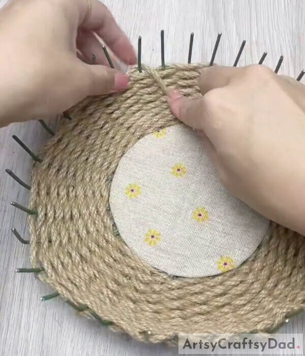 Finish the Weaving - Crafting a Basket with Jute Fibres
